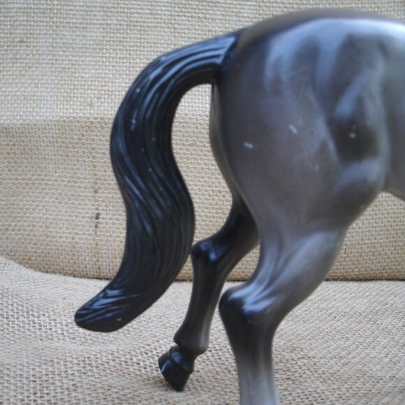 Vintage Gray Plastic Horse Figurine - Picture 13 of 16